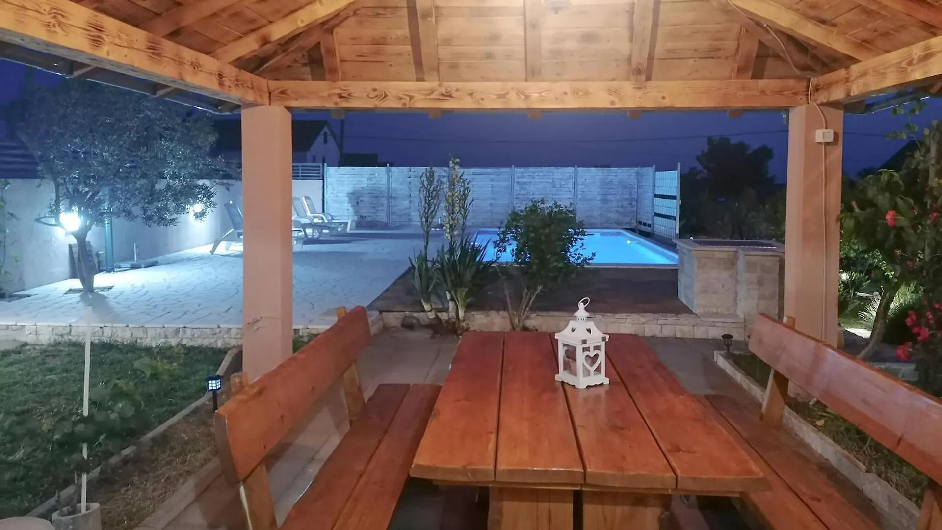 Amazing Home In Lisicic With Outdoor Swimming Pool Lisicici 0*,