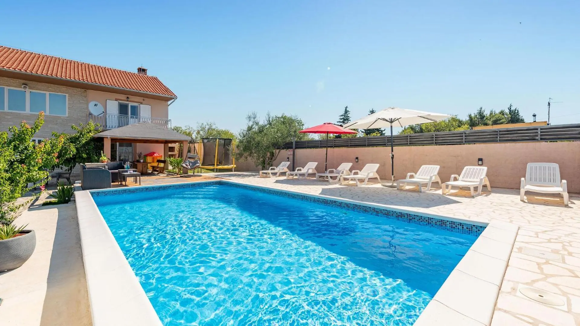 Amazing Home In Lisicic With Outdoor Swimming Pool Lisicici