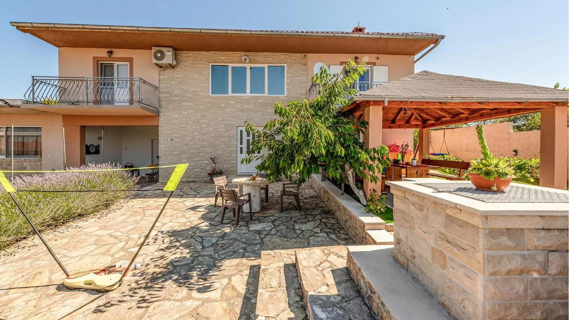 Amazing Home In Lisicic With Outdoor Swimming Pool Lisicici