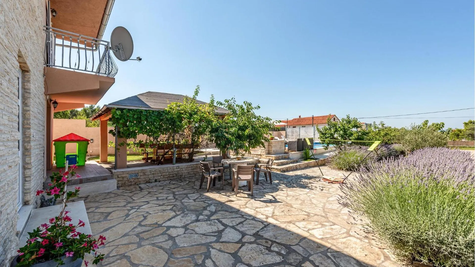 Amazing Home In Lisicic With Outdoor Swimming Pool Lisicici